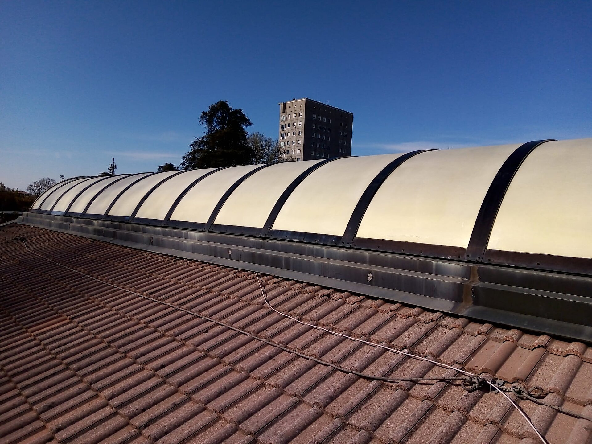 Wärmereflektierende Flüssigbeschichtungen für Oberlichter csm WhatsApp Image 2021 03 23 at 15.08.29 1 aff927e62d 1