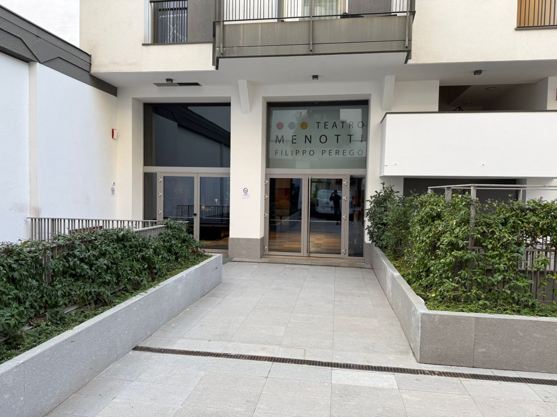 1. Teatro Menotti MI - Pr70ext Teatro Menotti - Milano 1. Teatro Menotti MI